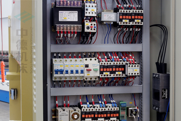 ZDG-640國產優(yōu)質電氣元件,抗干擾壽命長.jpg ZDG-640國產優(yōu)質電氣元件,抗干擾壽命長.jpg