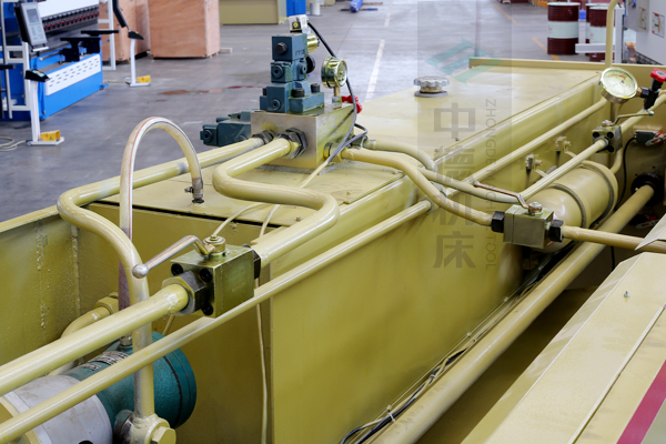 ZDG-640液壓系統(tǒng)全金屬管套連接,優(yōu)質在于細節(jié).jpg ZDG-640液壓系統(tǒng)全金屬管套連接,優(yōu)質在于細節(jié).jpg