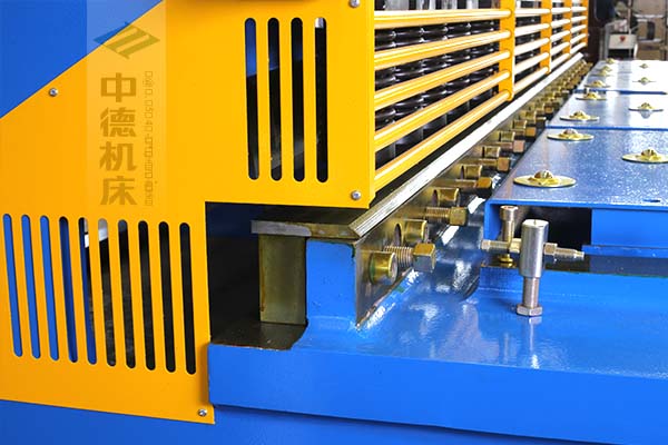 ZDS-2032選用上海優質刀片,使用壽命更長.jpg ZDS-2032選用上海優質刀片,使用壽命更長.jpg